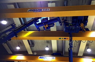 Montage d'un levage auxiliaire sur un pont roulant bipoutre dans l'entreprise Brunvoll